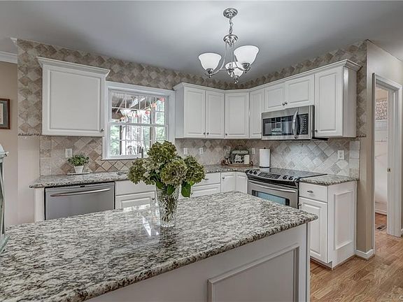 5th image of 8125 Hillis Way
