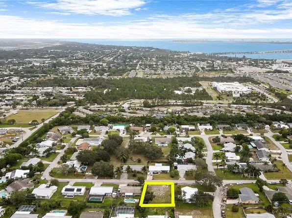 1620 NE 24th Ter, Jensen Beach, FL 34957