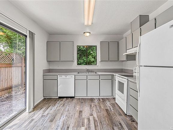 2nd image of 620 91st Ave SE Unit A