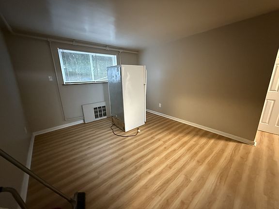 3rd image of 532 Rockdale Ave APT 7