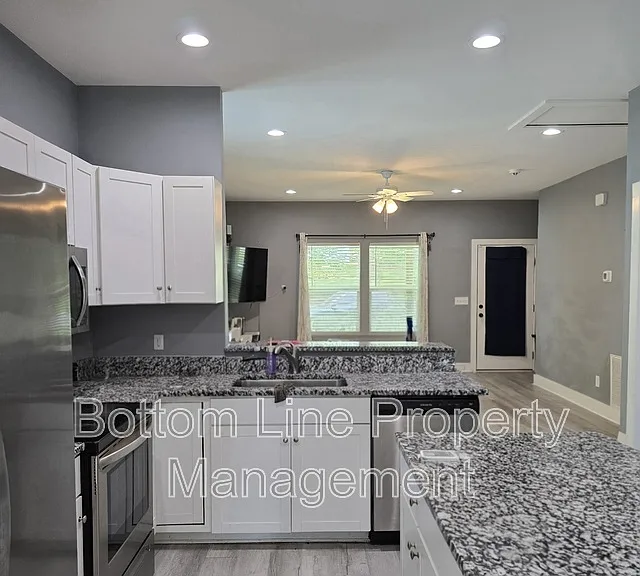 51 Hawthorne St SW — Photo 12