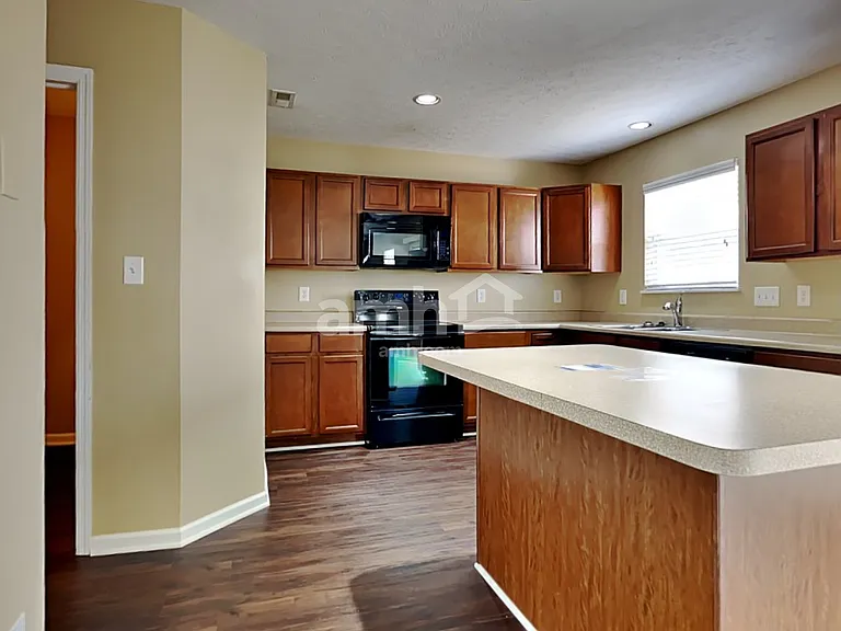 111 Covey Pl — Photo 3