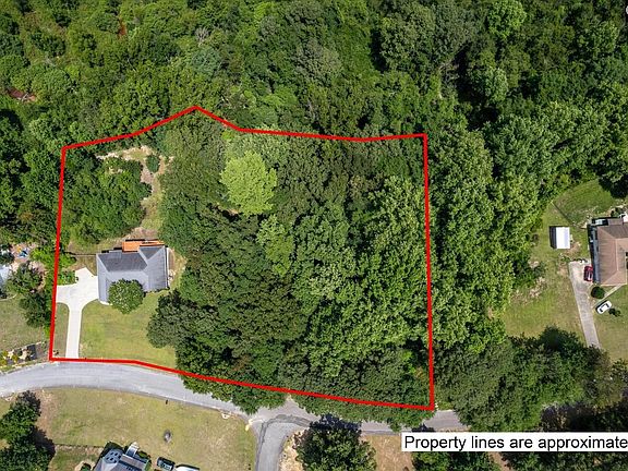 2nd image of 156 Crown Point Rd