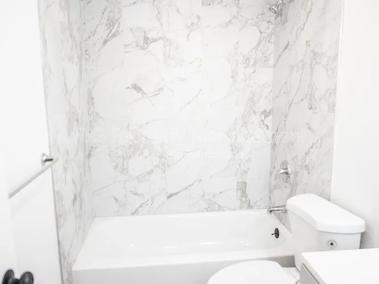 315 N Castle St #9 — Photo 4