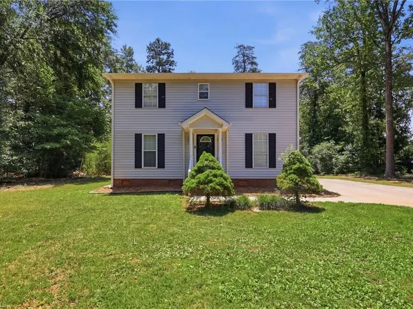 4408 Vetra Dr, Greensboro, NC 27405