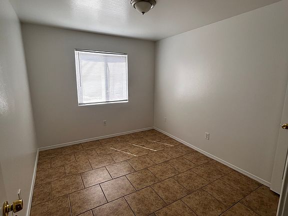 5th image of 309 Columbia Dr SE #A