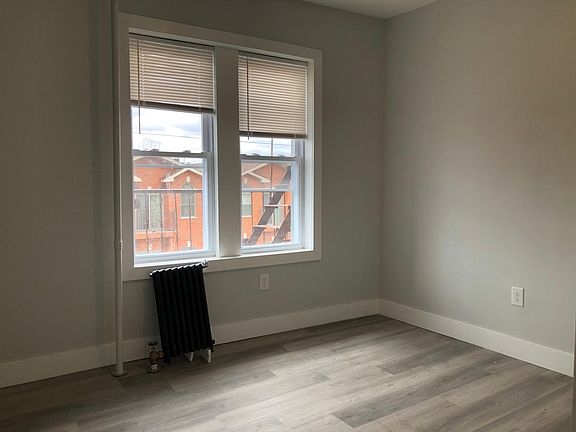 4th image of 943 Pavonia Ave #33F