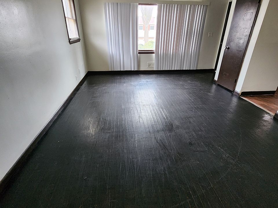 1st image of 4807 W Luscher Ave #1