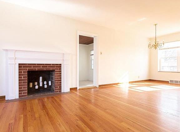 4th image of 7114 N Villanova Dr