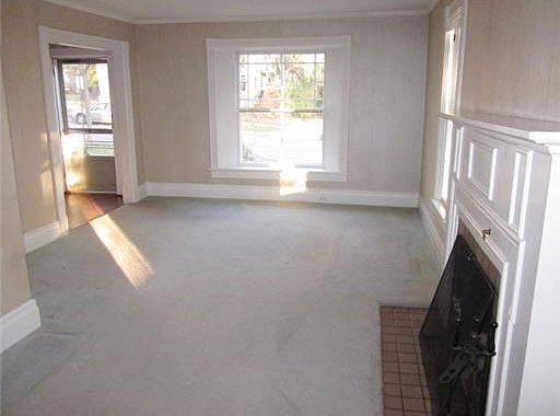 5th image of 608 Oswego St