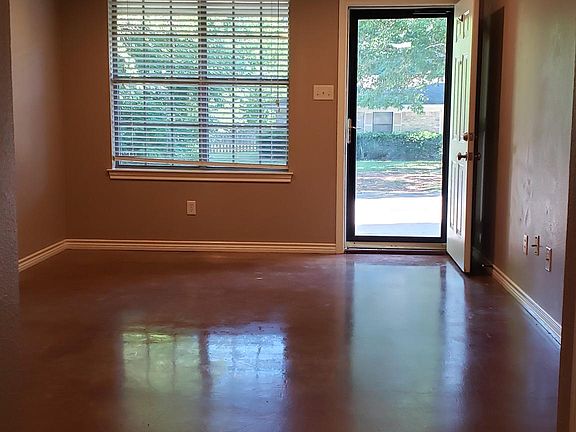 3rd image of 112 Nunn Ave