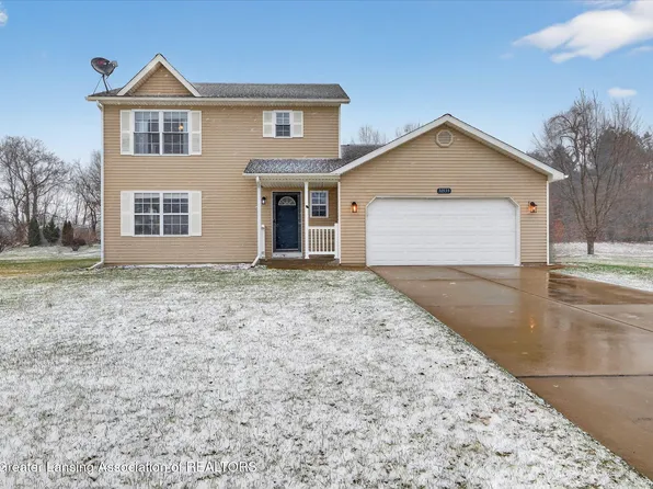 50555 Chardonnay St, Paw Paw, MI 49079