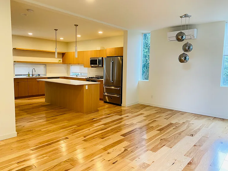 2322 E Denny Way — Photo 10
