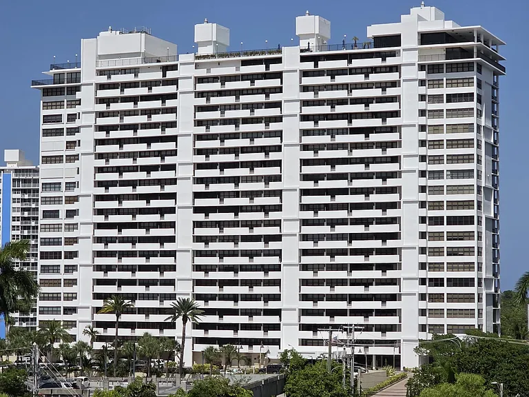 936 Intracoastal Dr #7B — Photo 2
