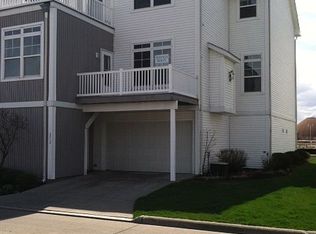 272 E Marina Pkwy, Lorain, OH 44052