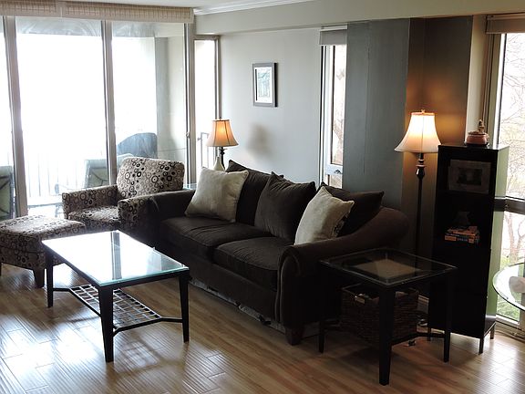 4th image of 1960 N Lincoln Park W APT 310