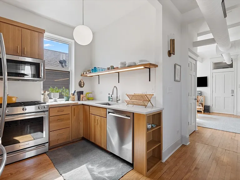1530 W Superior St #3R — Photo 12
