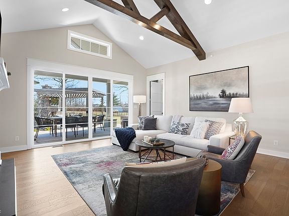 3rd image of 1067 Oswego Rd