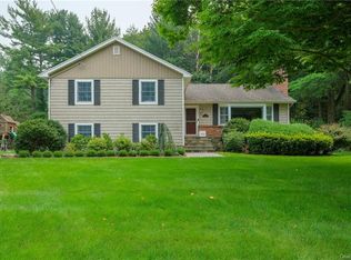 31 Orchard Rd, Briarcliff Manor, NY 10510