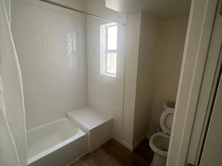 1927 Bonsallo Ave #3 — Photo 7