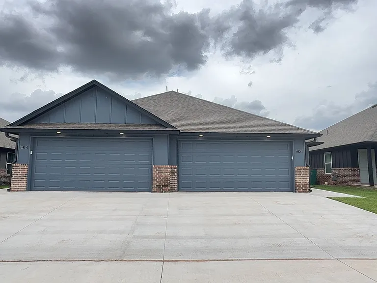 11508 University Dr — Photo 3
