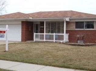 4665 Red Maple Dr, Warren, MI 48092