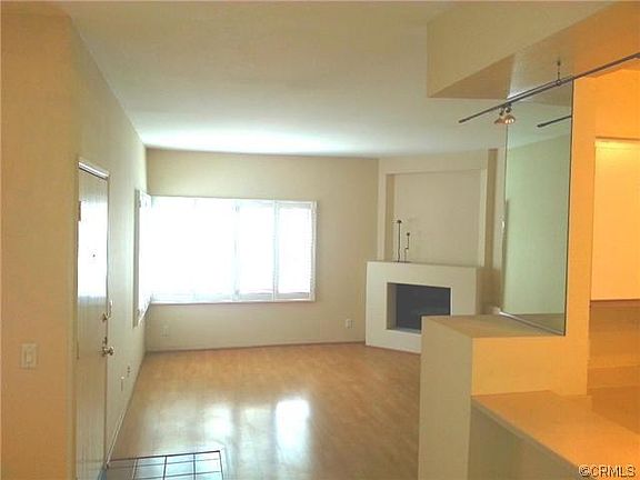 5th image of 360 S Los Robles Ave Unit 9