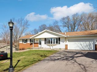 617 Chokecherry Trl, Deforest, WI 53532
