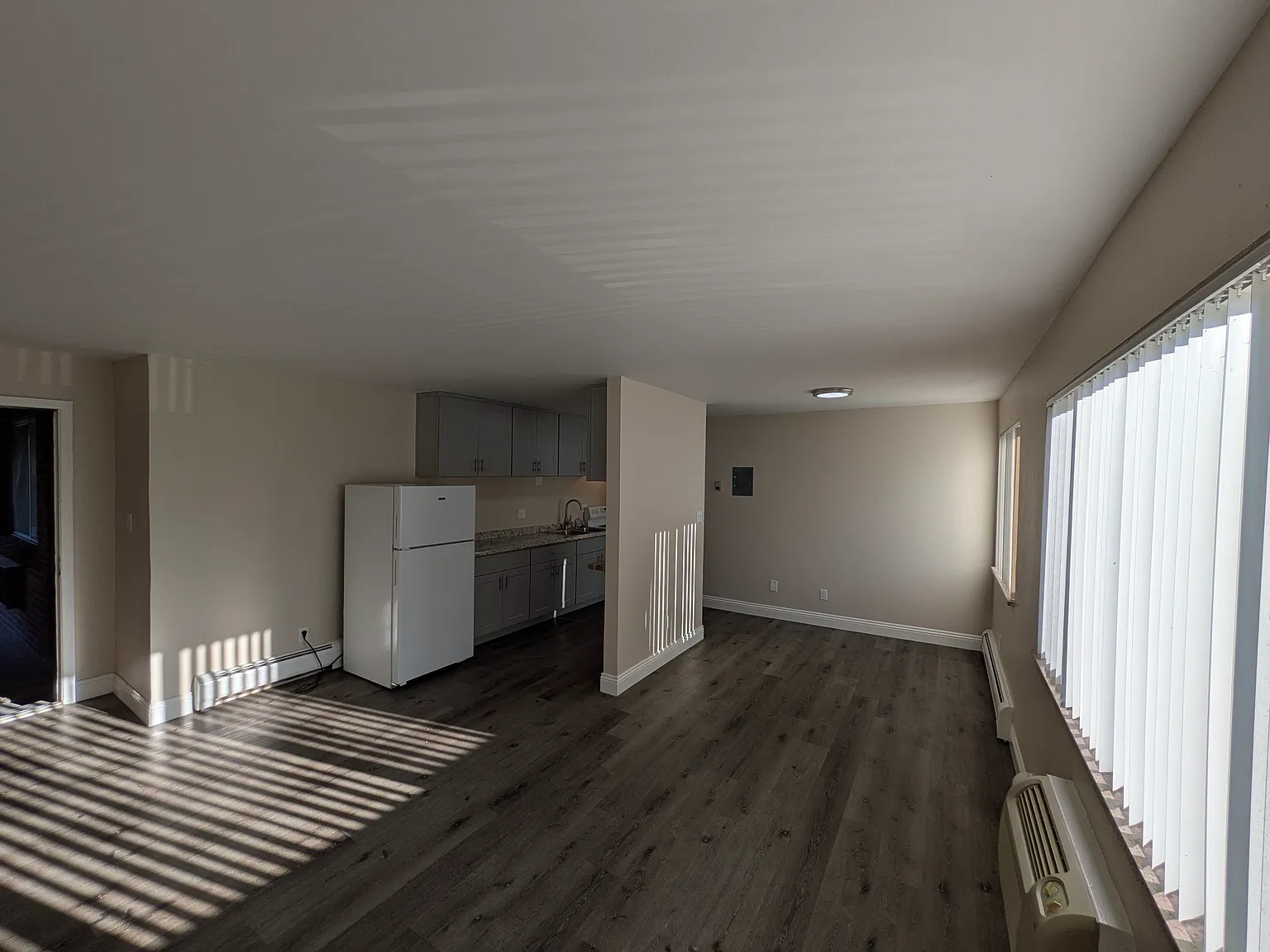 1 bed, 715 sqft, $975 — Photo 3