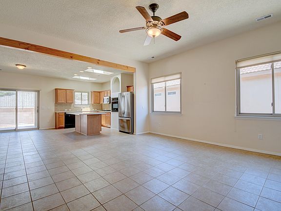 4th image of 931 Desert Willow Ct