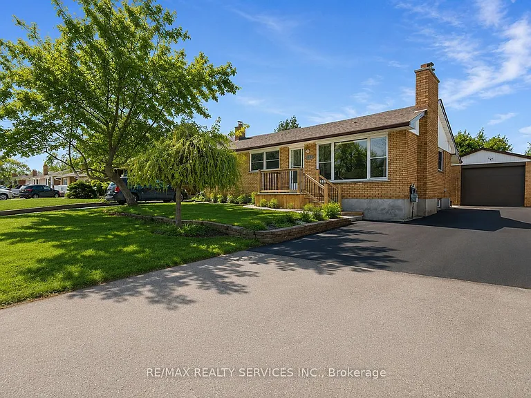 185 Burlington St — Photo 1