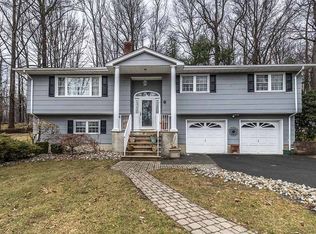 6 Carriage Ct, Randolph, NJ 07869