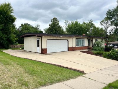 1804 8th St NW, Minot, ND, 58703