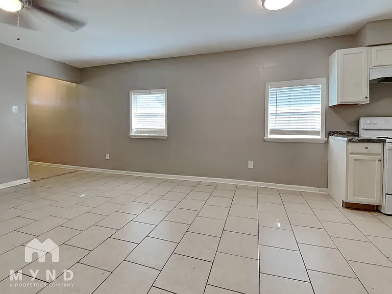 1302 Cardinal Dr #A — Photo 3