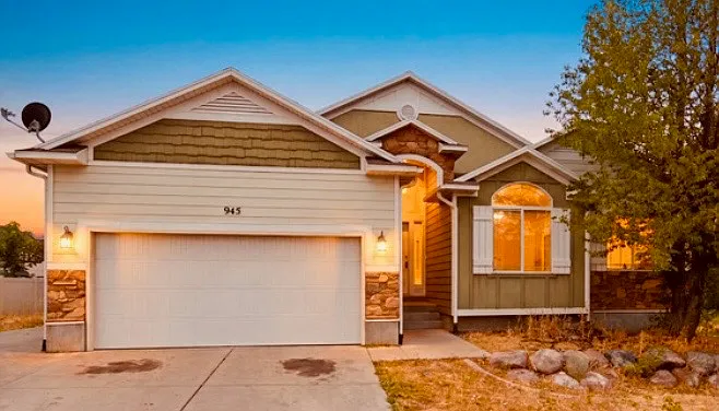 5 bed, 2876 sqft, $2,600 — Photo 1