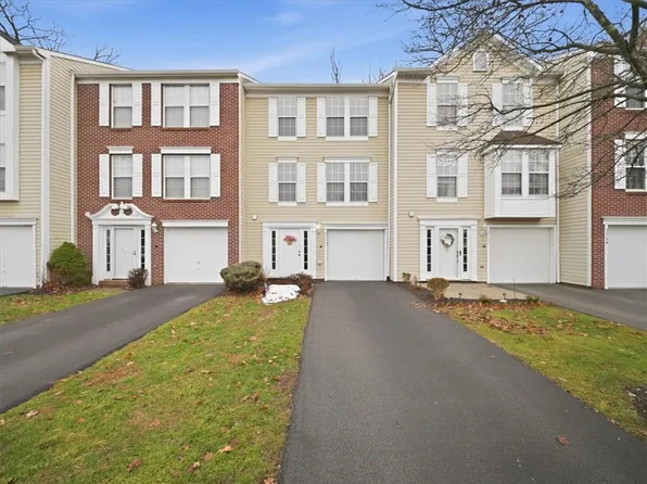 2755 Drake Ct, Gibsonia, PA 15044