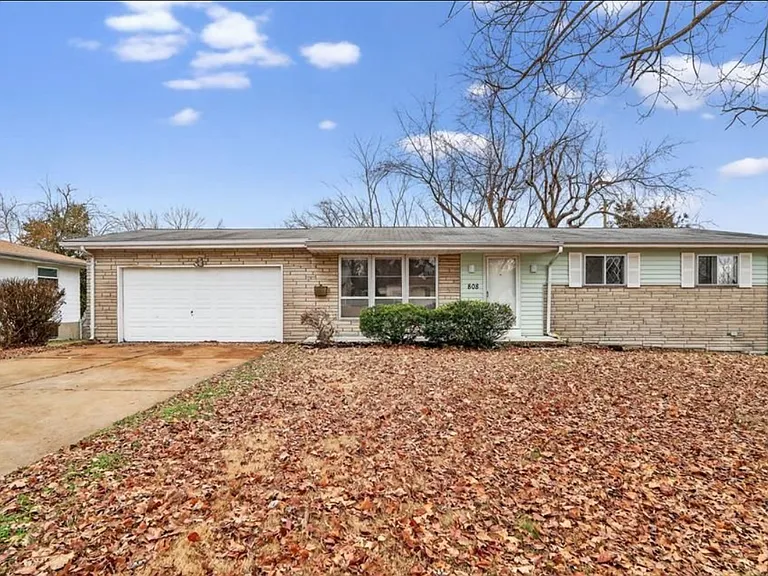 808 Bella Ln — Photo 6