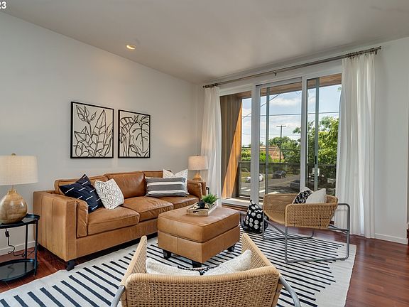 3rd image of 2645 NE 7th Ave #1