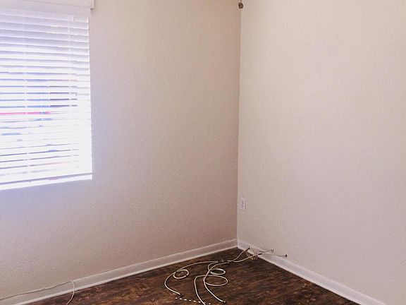 5th image of 525 18th Ave S APT 2