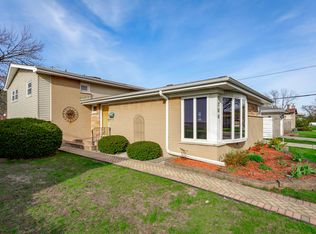 7708 Beckwith Rd, Morton Grove, IL 60053