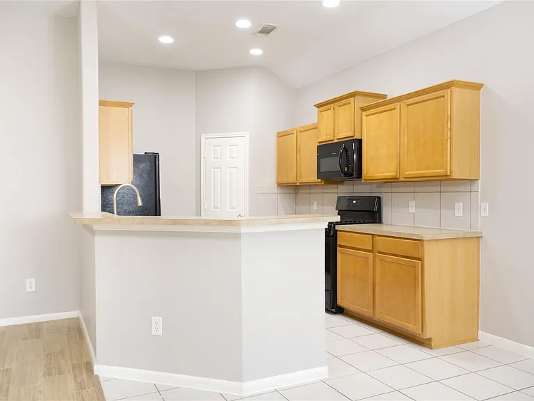 14434 Long Meadow Dr — Photo 10