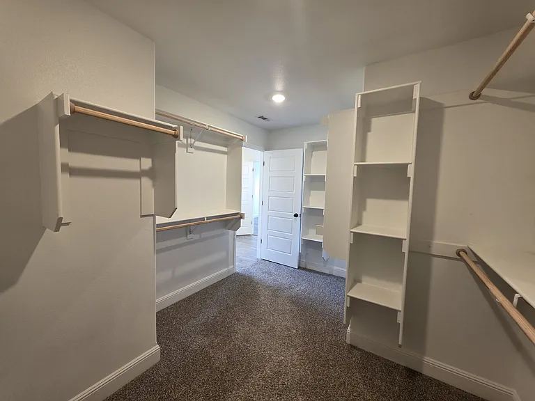 2405 Graham Ln — Photo 11