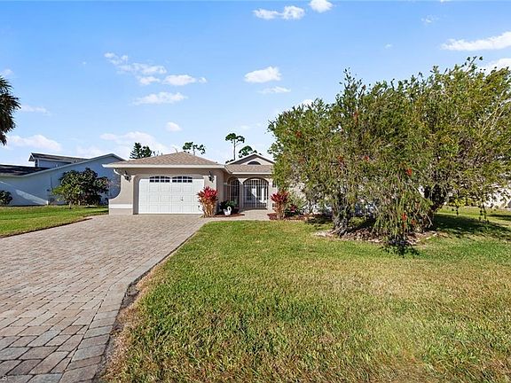 2nd image of 3854 Sabal Springs BLVD