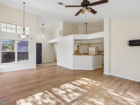 4th image of 15237 Cricket Ln