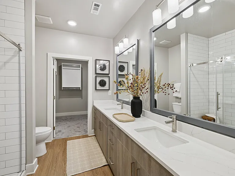 The Beacon at 331 Apartments — Photo 30