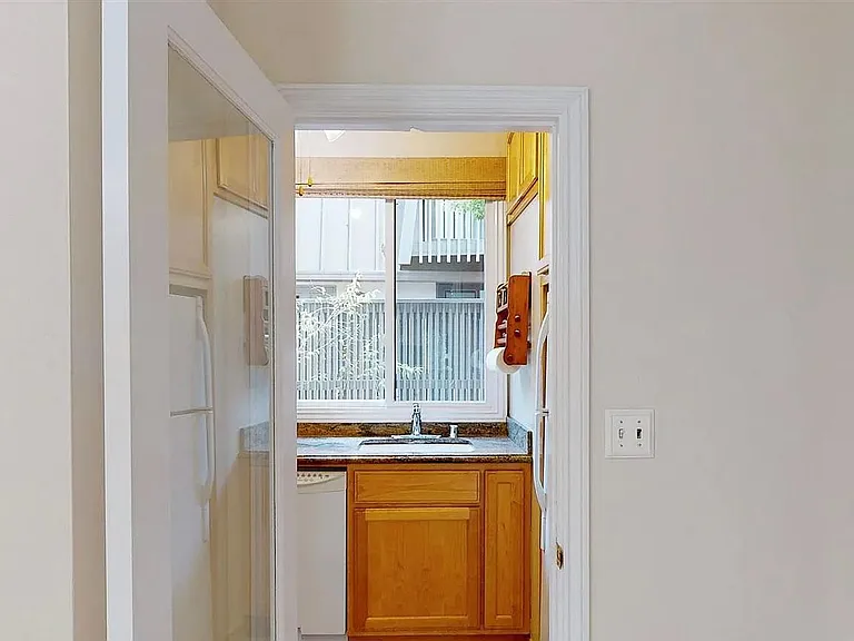 917 Hough Ave #5 — Photo 8