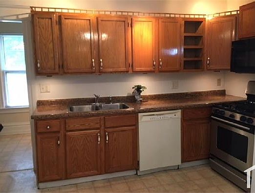 4th image of 1329 7th Ave #2