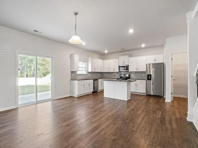 2132 Highland Knoll Dr — Photo 23