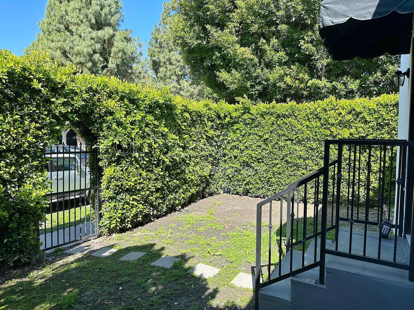 2 bed, 2.0 bath, 1200 sqft, $3,995 — Photo 2