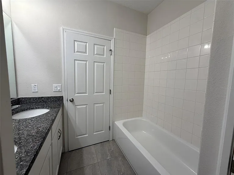5072 Avalon Park Blvd — Photo 17